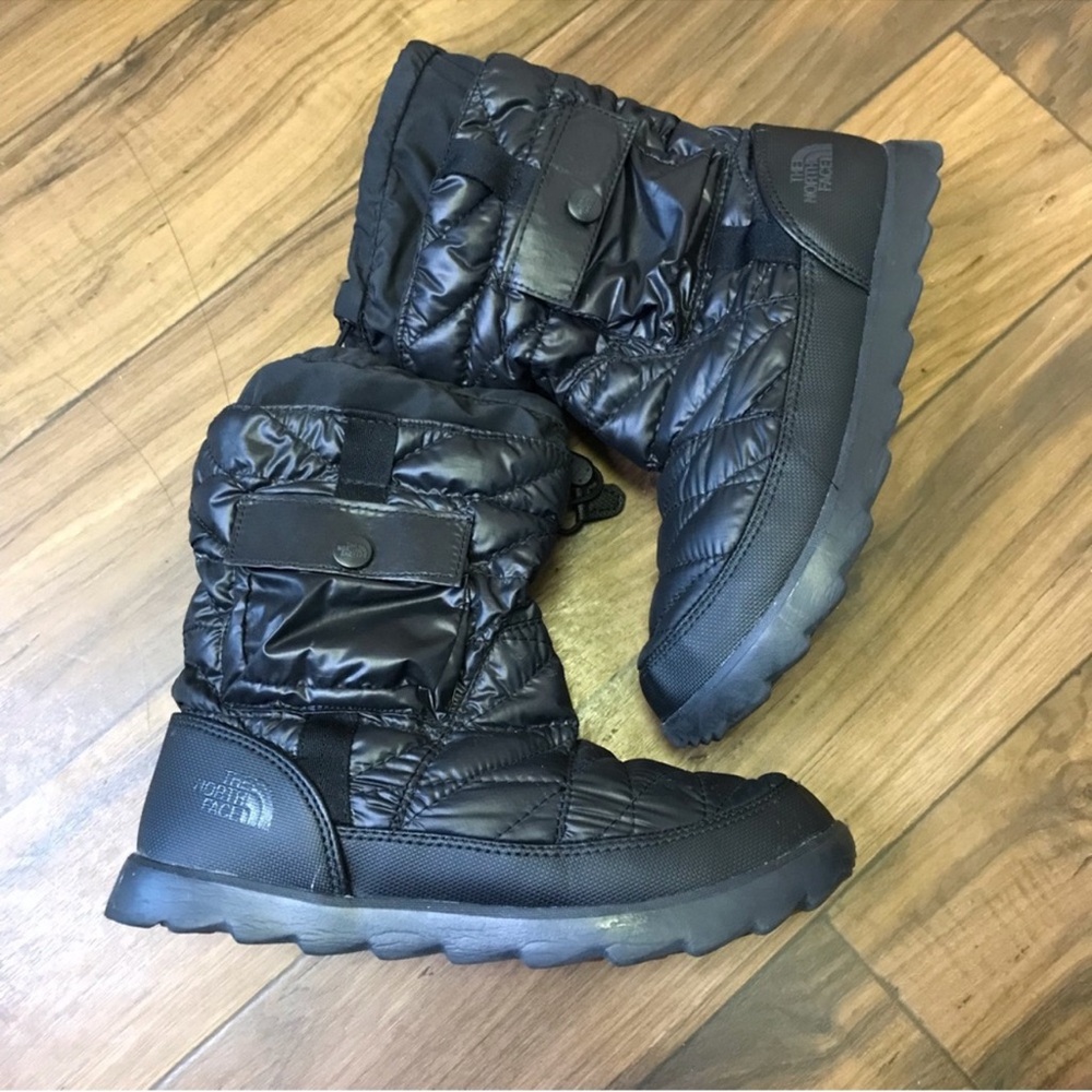 THE NORTH FACE Black Thermoball Winter Snow Boots With Pockets